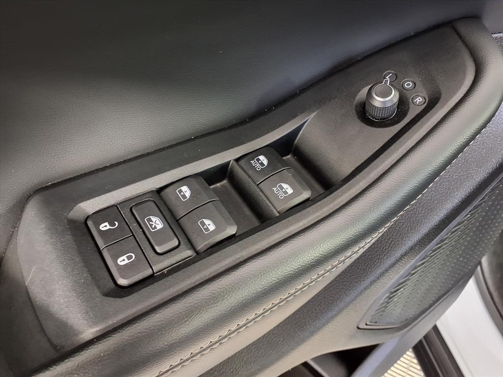 used 2024 Jeep Grand Cherokee car, priced at $26,989