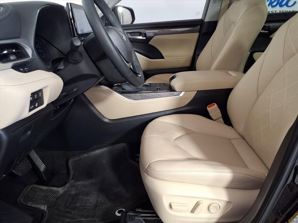 used 2024 Toyota Highlander car, priced at $46,476