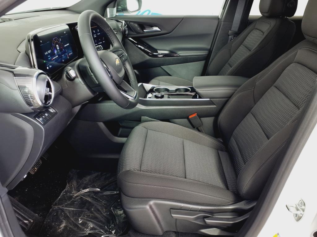 new 2026 Chevrolet Equinox car, priced at $28,157