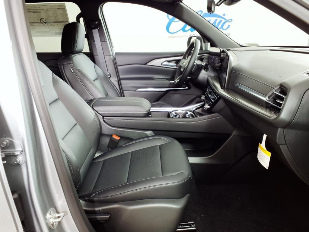 new 2026 Chevrolet Traverse car, priced at $47,420