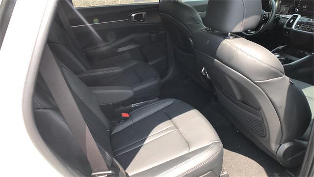 used 2024 Kia Sorento Hybrid car, priced at $34,998