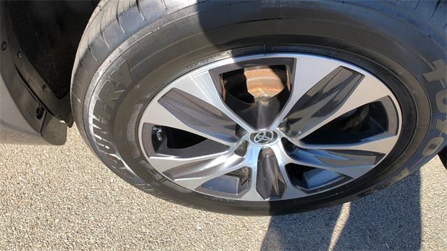 used 2022 Toyota Highlander car, priced at $34,998