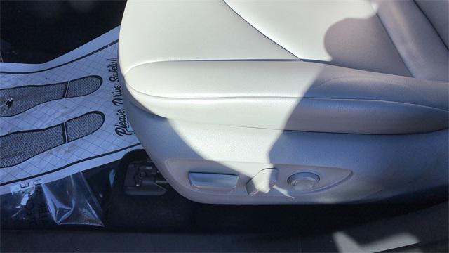 used 2022 Toyota Highlander car, priced at $34,998