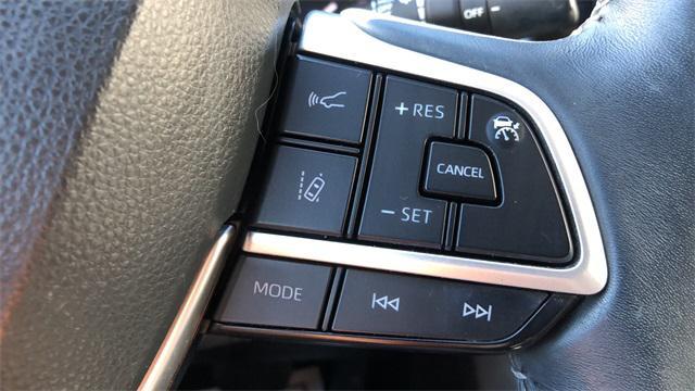 used 2022 Toyota Highlander car, priced at $34,998