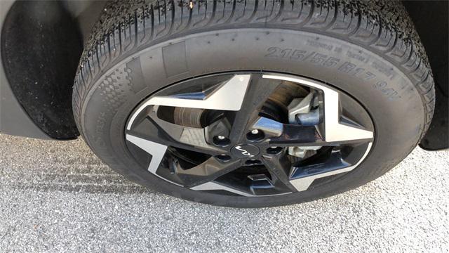 used 2025 Kia Seltos car, priced at $26,998