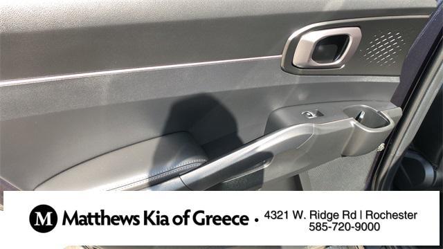 used 2023 Kia Sorento Hybrid car, priced at $29,998