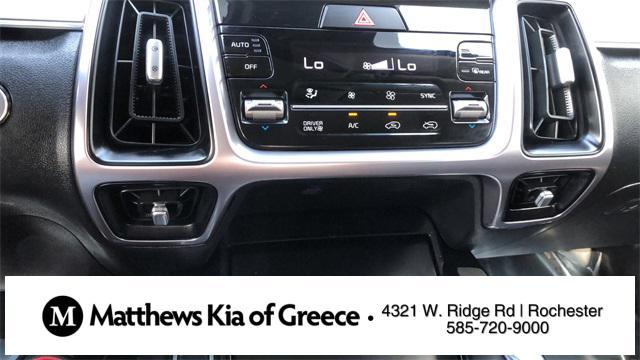 used 2023 Kia Sorento Hybrid car, priced at $29,998