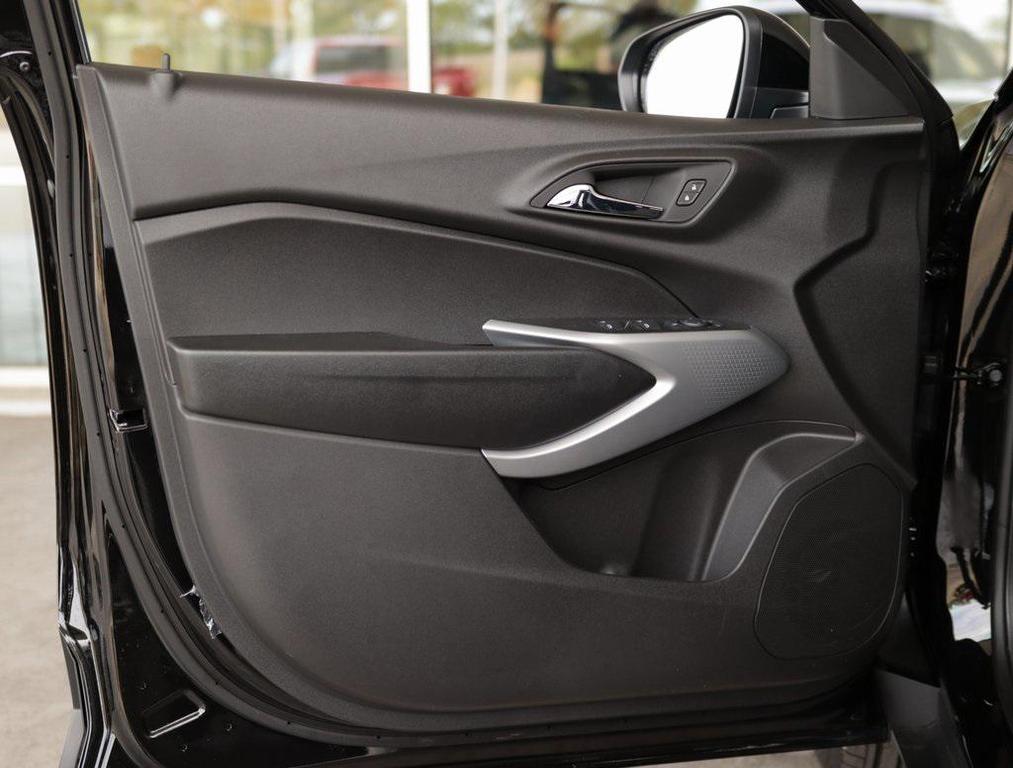 new 2025 Chevrolet Trax car, priced at $23,555
