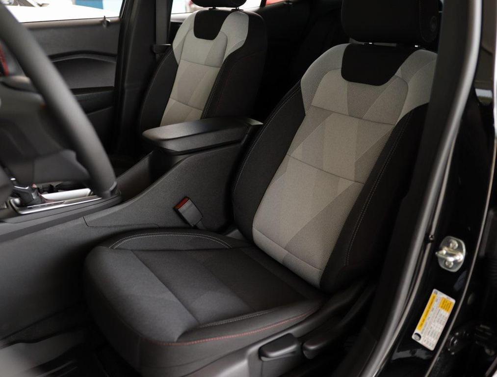 new 2025 Chevrolet Trax car, priced at $23,555
