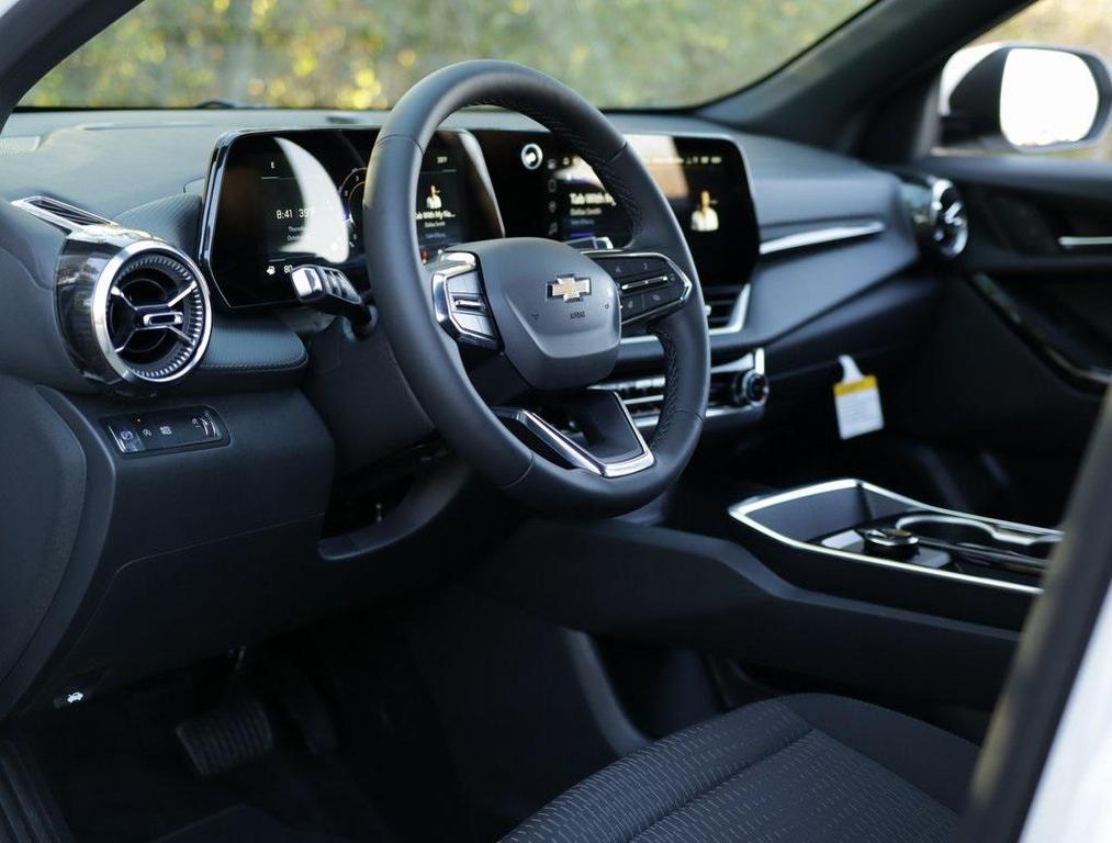 new 2026 Chevrolet Equinox car, priced at $30,495