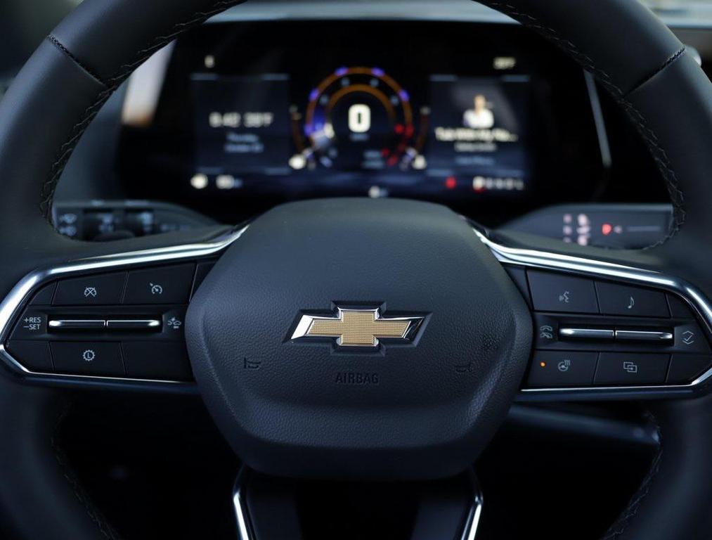 new 2026 Chevrolet Equinox car, priced at $30,495