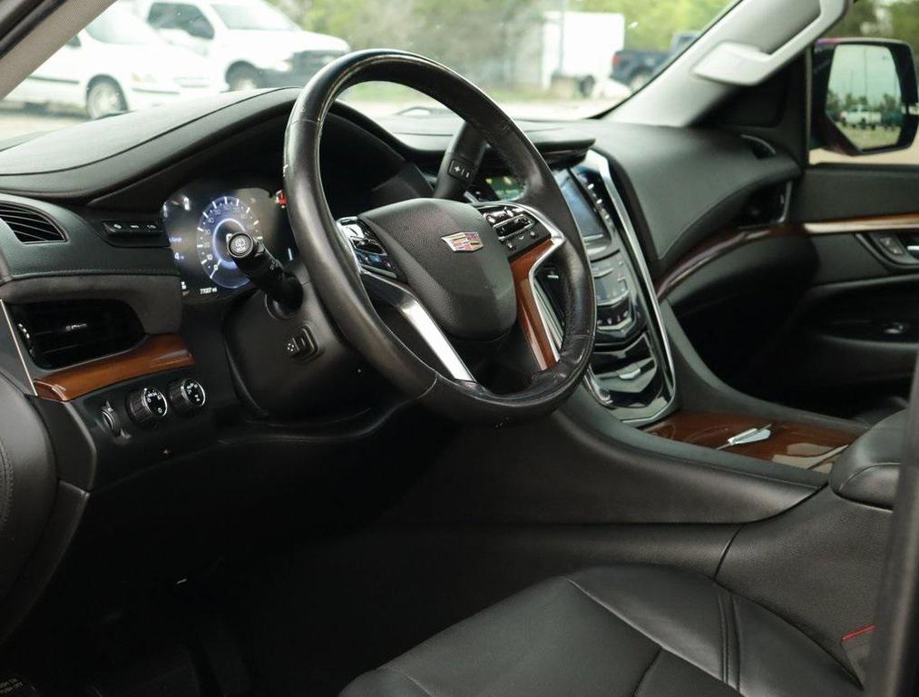 used 2019 Cadillac Escalade ESV car, priced at $34,998