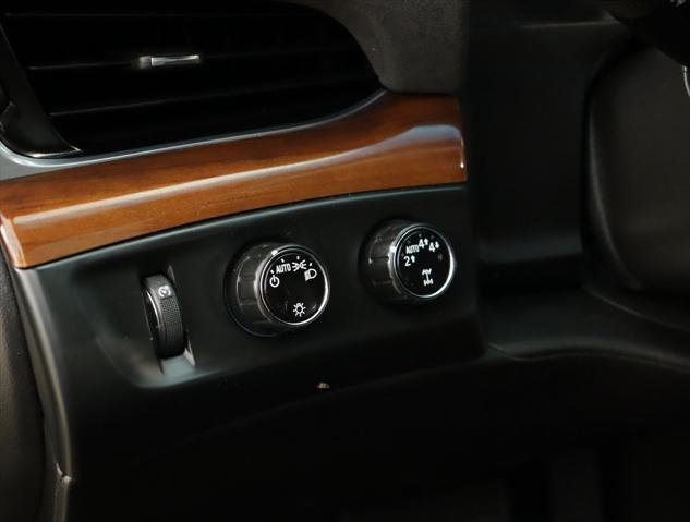 used 2019 Cadillac Escalade ESV car, priced at $36,798