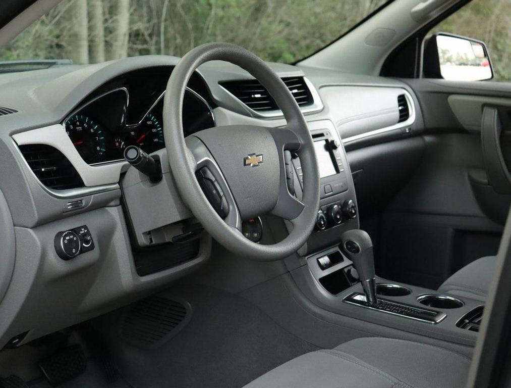 used 2014 Chevrolet Traverse car, priced at $8,950