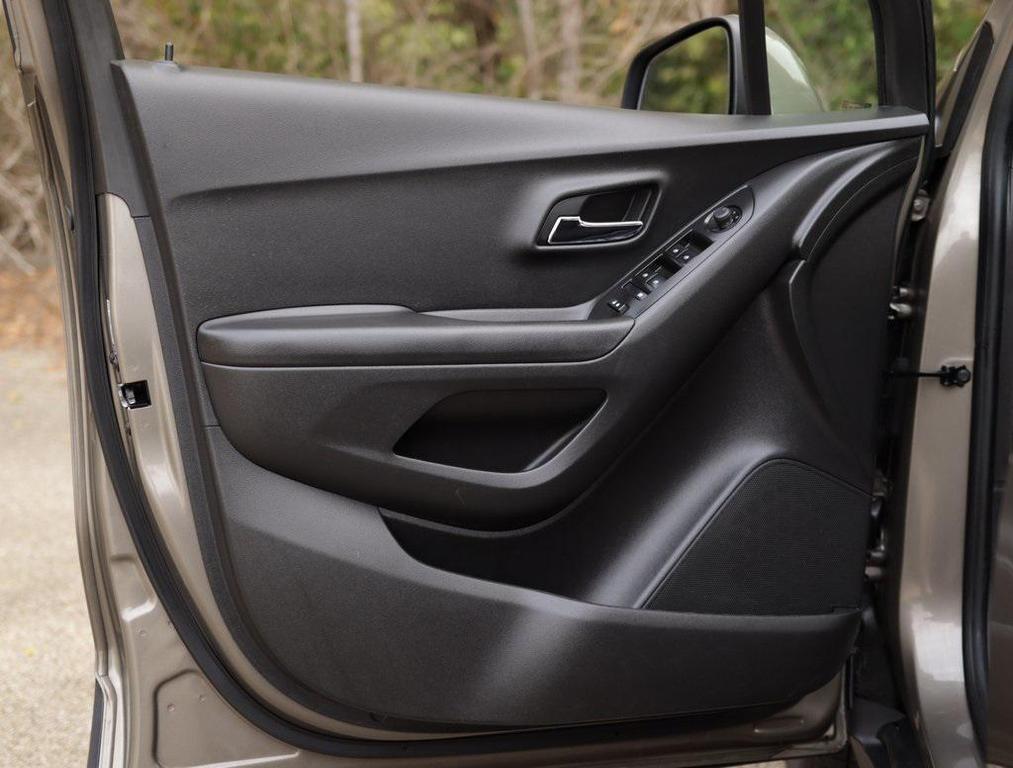 used 2021 Chevrolet Trax car, priced at $11,297