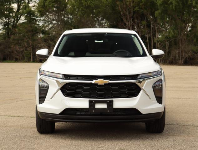 new 2025 Chevrolet Trax car, priced at $22,835