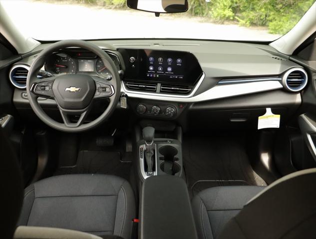 new 2025 Chevrolet Trax car, priced at $22,835