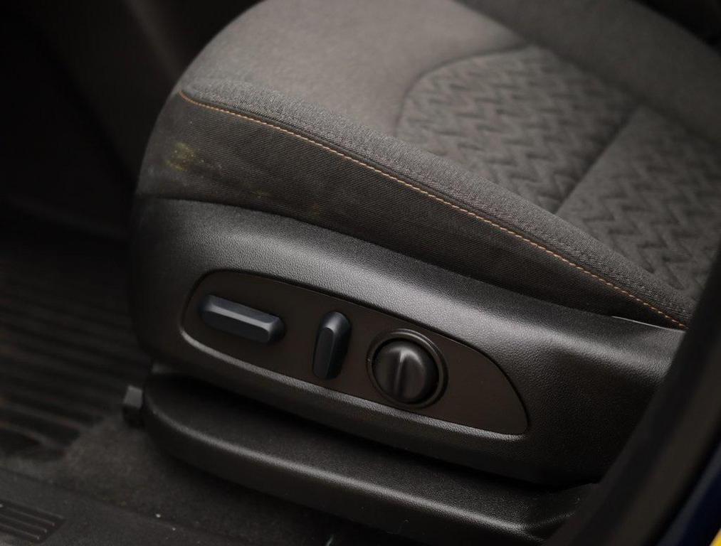 used 2023 Chevrolet Equinox car, priced at $21,698