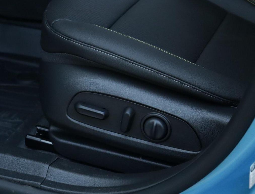 new 2025 Chevrolet Trax car, priced at $25,550