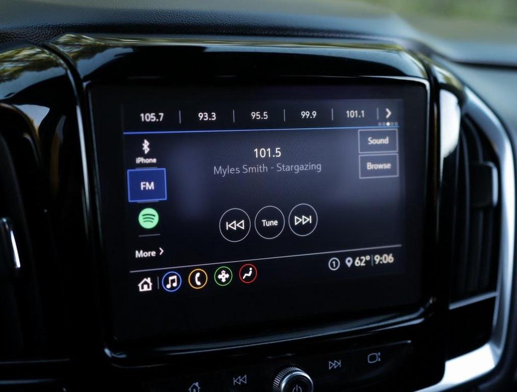 used 2020 Chevrolet Traverse car, priced at $19,998