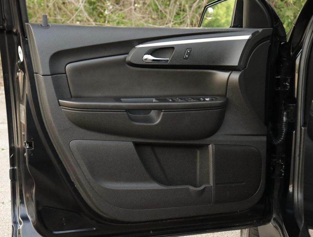 used 2012 Chevrolet Traverse car, priced at $10,950