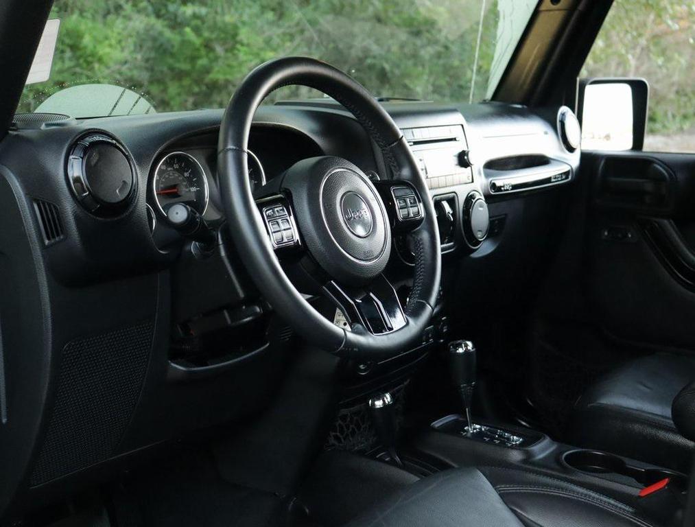 used 2015 Jeep Wrangler Unlimited car, priced at $20,998