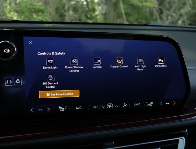 new 2025 Chevrolet Traverse car, priced at $50,995