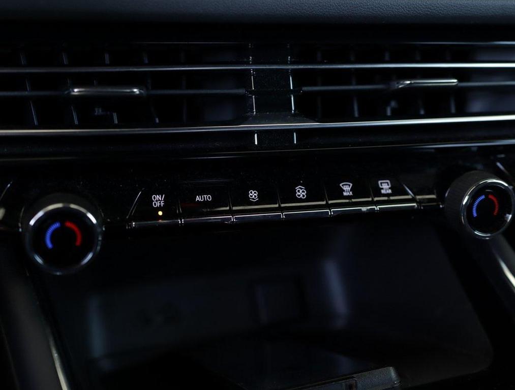 used 2025 Chevrolet Traverse car, priced at $35,998
