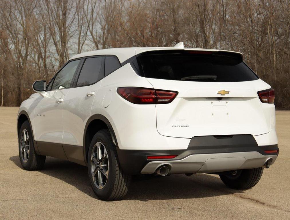 new 2025 Chevrolet Blazer car, priced at $31,992