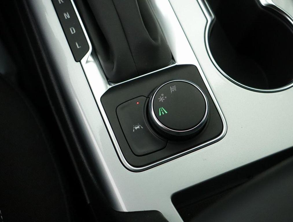 new 2025 Chevrolet Blazer car, priced at $31,992