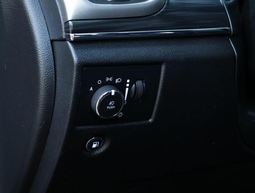 used 2020 Jeep Grand Cherokee car, priced at $19,999