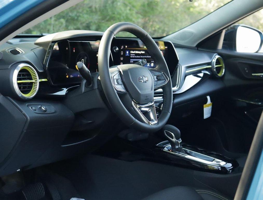 new 2025 Chevrolet Trax car, priced at $25,550