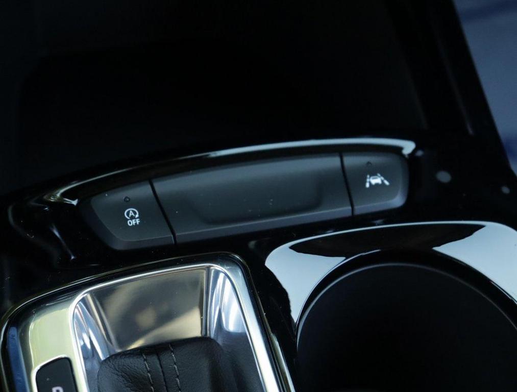 new 2025 Chevrolet Trax car, priced at $25,550