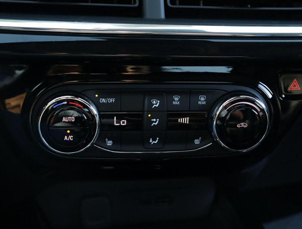 new 2025 Chevrolet Trax car, priced at $25,550