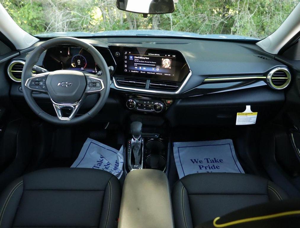 new 2025 Chevrolet Trax car, priced at $25,550