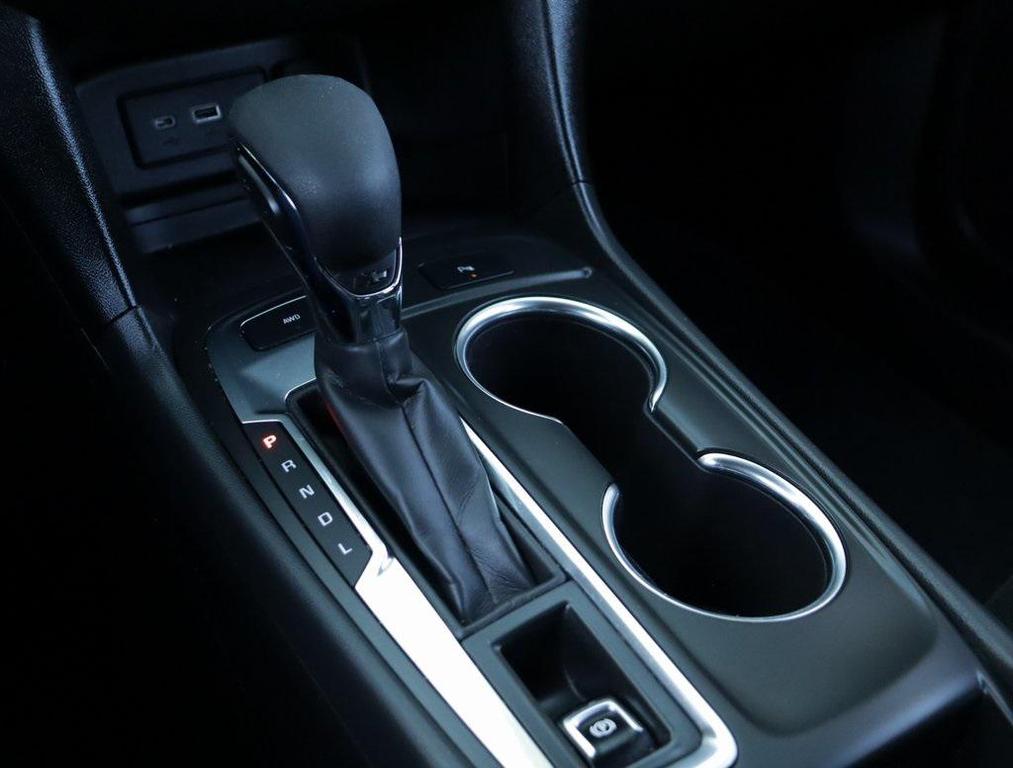 used 2022 Chevrolet Equinox car, priced at $16,996