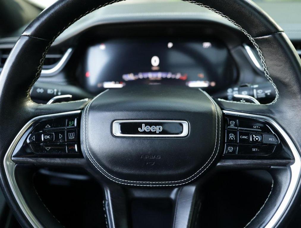 used 2022 Jeep Grand Cherokee car, priced at $30,998