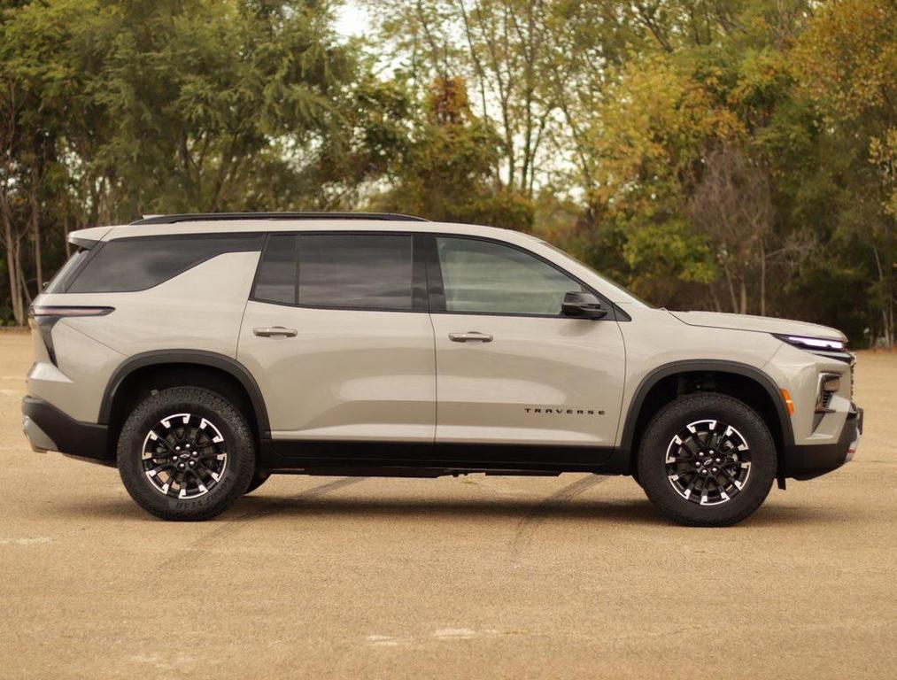 new 2026 Chevrolet Traverse car, priced at $50,995