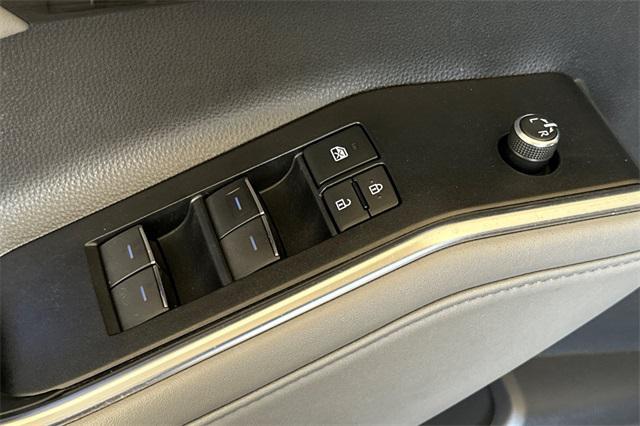 used 2021 Toyota Highlander car, priced at $33,750