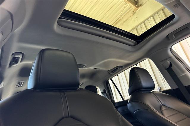 used 2023 Toyota Highlander car, priced at $36,995