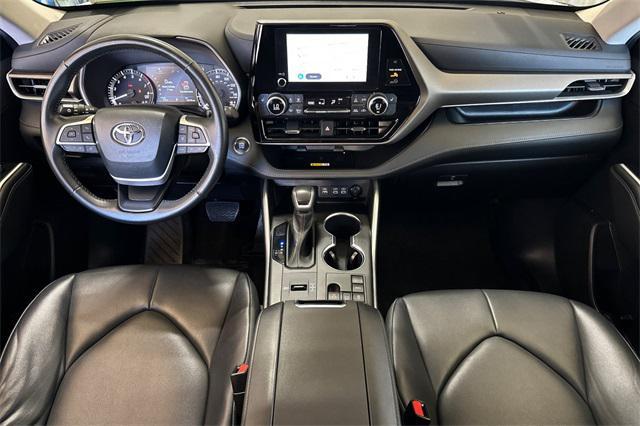 used 2023 Toyota Highlander car, priced at $36,995