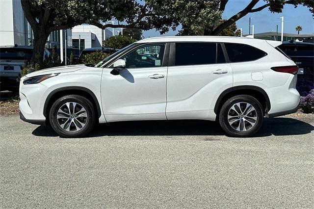 used 2023 Toyota Highlander car, priced at $36,995