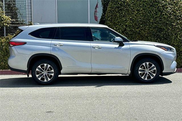 used 2021 Toyota Highlander Hybrid car, priced at $35,981