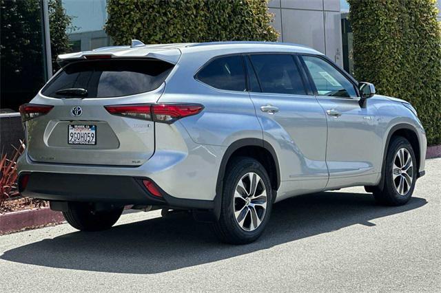 used 2021 Toyota Highlander Hybrid car, priced at $35,981