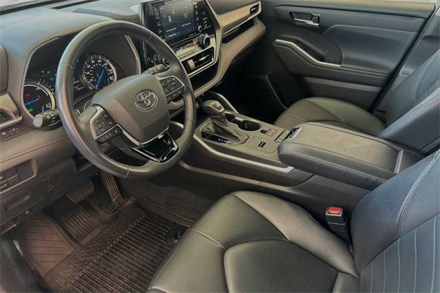 used 2021 Toyota Highlander Hybrid car, priced at $35,981