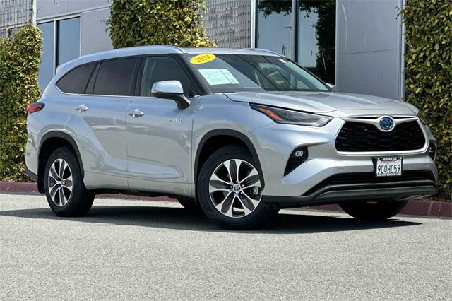 used 2021 Toyota Highlander Hybrid car, priced at $35,981