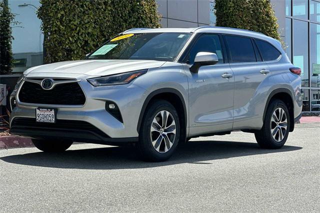 used 2021 Toyota Highlander Hybrid car, priced at $35,981