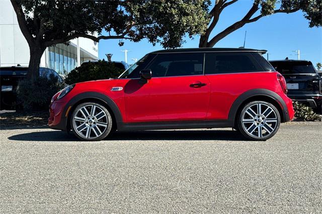 used 2021 MINI Hardtop car, priced at $22,000