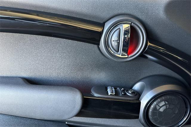 used 2021 MINI Hardtop car, priced at $22,000