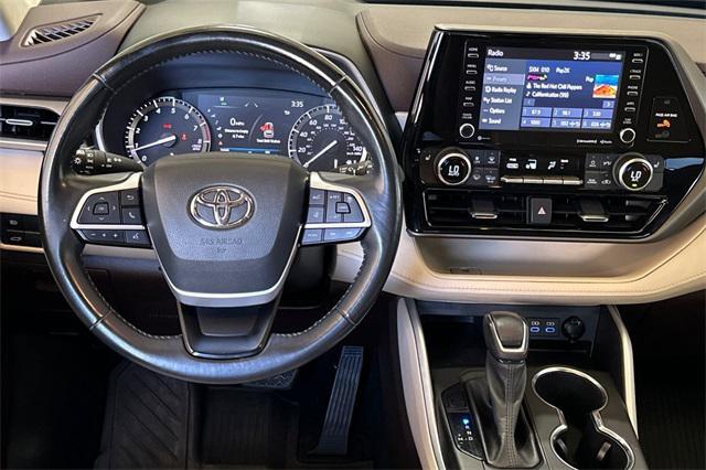 used 2022 Toyota Highlander car, priced at $36,895